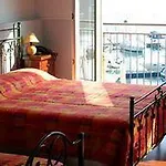 Отель Capri 3*