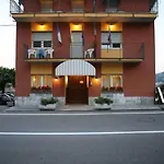 Hotel Capri Hotel Lesa