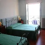 Отель Capri
