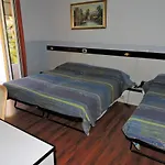 Отель Capri