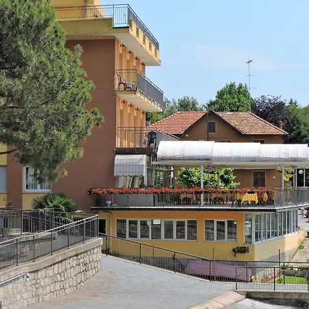 Capri 3* Леза