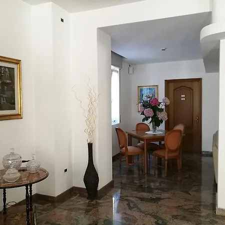 Hotel Capri 3* Lesa