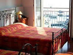 Ξενοδοχείο Capri 3*