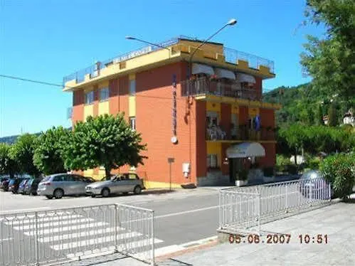 Capri Ξενοδοχείο 3*